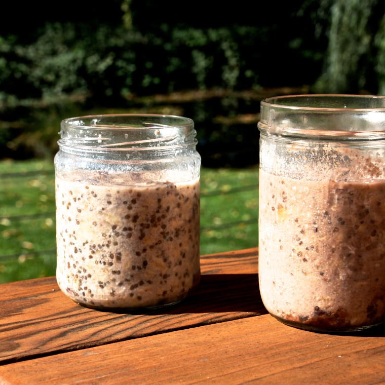 I made two variations this time around: cinnamon cranberry walnut (left), and cranberry chocolate macadamia nut (right).  Both tasty, but the taste-testers and I agreed that the cinnamon cranberry walnut was better.