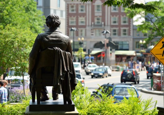 harvard-statue